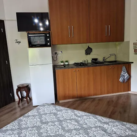 Cankis Court 2 - Flat 004 Apartman